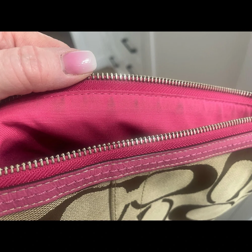 Coach bag. Authentic. - Picture 9 of 9